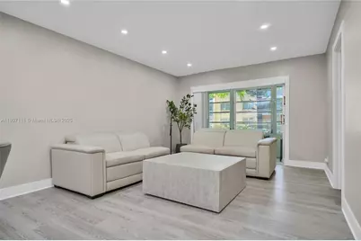 100 Ashbury Rd #103, Hollywood, FL 33024 - Photo 7