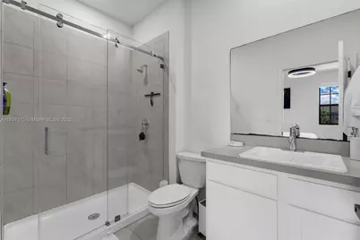 617 SW 11th St, Florida City, FL 33034 - Photo 17