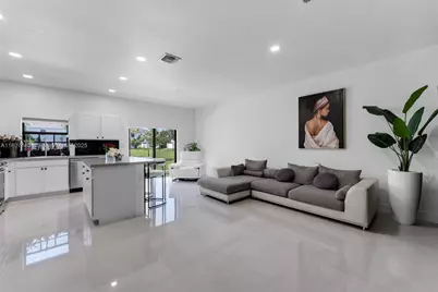 617 SW 11th St, Florida City, FL 33034 - Photo 1