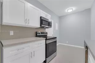 4400 Hillcrest Dr, Hollywood, FL 33021 - Photo 13