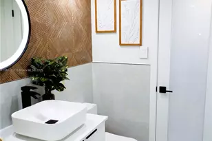 5701 Collins Ave, Miami Beach, FL 33140 - Photo 31