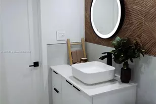 5701 Collins Ave, Miami Beach, FL 33140 - Photo 29