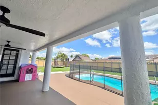 15421 SW 158th St, Miami, FL 33187 - Photo 5