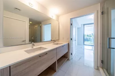 16385 Biscayne Blvd #417, North Miami Beach, FL 33160 - Photo 25