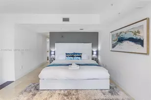 41 SE 5th St, Miami, FL 33131 - Photo 27