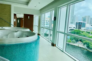 41 SE 5th St, Miami, FL 33131 - Photo 53