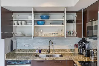 41 SE 5th St #2008, Miami, FL 33131 - Photo 19