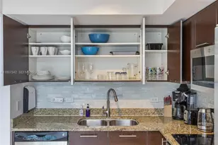 41 SE 5th St, Miami, FL 33131 - Photo 19