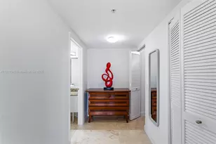 41 SE 5th St, Miami, FL 33131 - Photo 29