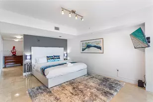 41 SE 5th St, Miami, FL 33131 - Photo 5