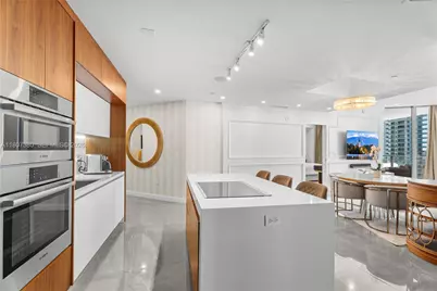 851 NE 1st Ave #1409, Miami, FL 33132 - Photo 5