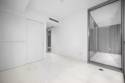 300 Biscayne Blvd Way #3509, Miami, FL 33131 - Photo 13