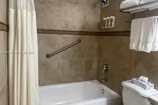 19201 Collins Ave, Sunny Isles Beach, FL 33160 - Photo 17