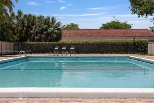 131 SW 97th Ave, Pembroke Pines, FL 33025 - Photo 25