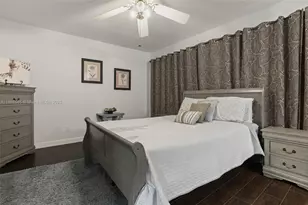 131 SW 97th Ave, Pembroke Pines, FL 33025 - Photo 17