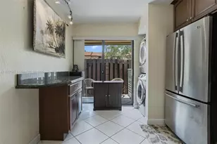 131 SW 97th Ave, Pembroke Pines, FL 33025 - Photo 9