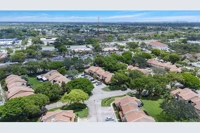 131 SW 97th Ave, Pembroke Pines, FL 33025 - Photo 21