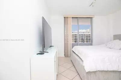 5555 Collins Ave #14U, Miami Beach, FL 33140 - Photo 37