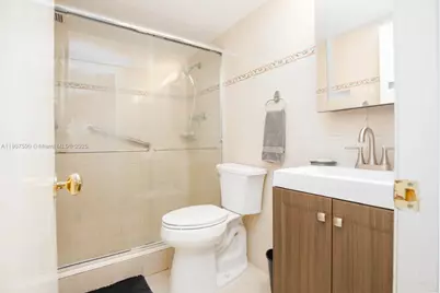 5555 Collins Ave #14U, Miami Beach, FL 33140 - Photo 17