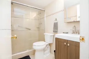 5555 Collins Ave, Miami Beach, FL 33140 - Photo 17