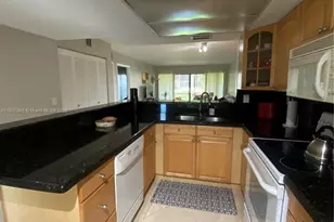 1945 SW 15th St, Deerfield Beach, FL 33442 - Photo 9