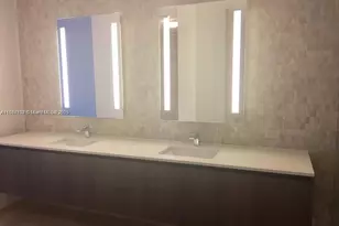 88 SW 7th St, Miami, FL 33130 - Photo 9