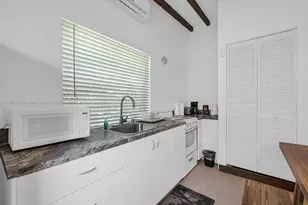 1044 SW 13th Ct, Miami, FL 33135 - Photo 3