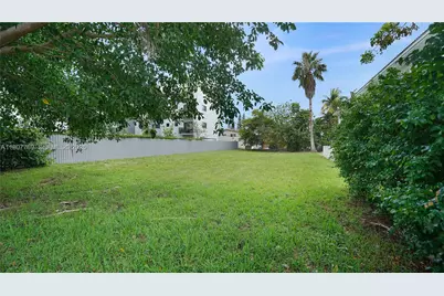 850 SW 2nd St, Miami, FL 33130 - Photo 11