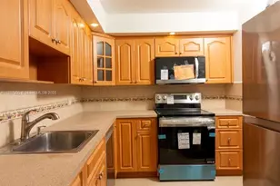 447 NE 195th St, Miami, FL 33179 - Photo 15