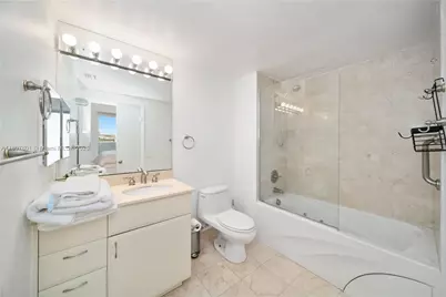 6365 Collins Ave #2110, Miami Beach, FL 33141 - Photo 11