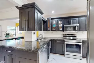 3920 NW 36th Ave, Lauderdale Lakes, FL 33309 - Photo 13