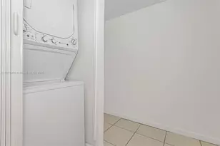 555 NE 15th St, Miami, FL 33132 - Photo 15