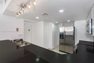 555 NE 15th St #603, Miami, FL 33132 - Photo 9