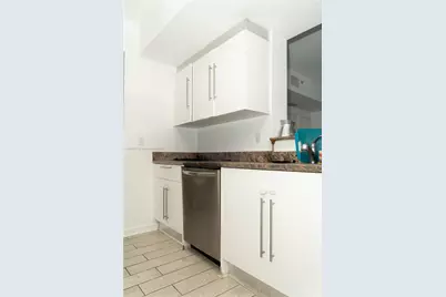 325 S Biscayne Blvd #1521, Miami, FL 33131 - Photo 13