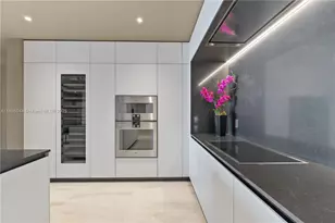 300 Biscayne Blvd Way, Miami, FL 33131 - Photo 13