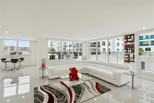 2751 S Ocean Dr, Hollywood, FL 33019 - Photo 3