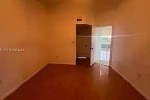 2881 N Oakland Forest Dr, Oakland Park, FL 33309 - Photo 25