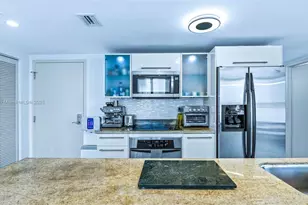 185 SW 7th St, Miami, FL 33130 - Photo 11