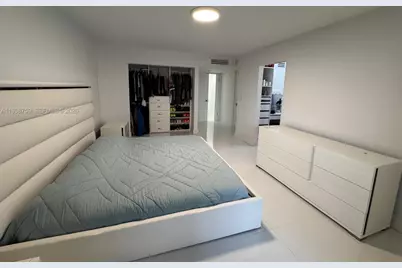 6423 Collins Ave #1001, Miami Beach, FL 33141 - Photo 11