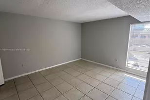 4705 NW 7th St, Miami, FL 33126 - Photo 9