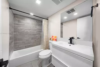 3401 N Country Club Dr #105, Aventura, FL 33180 - Photo 15