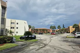 6850 R O Y A L Palm Bl, Margate, FL 33063 - Photo 31