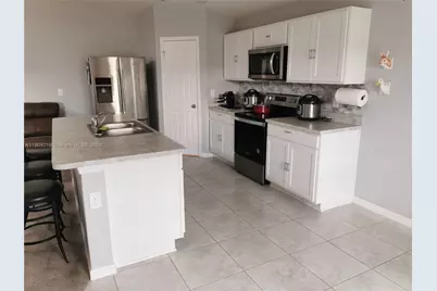 2116 5th Pl, Cape Coral, FL 33909 - Photo 9