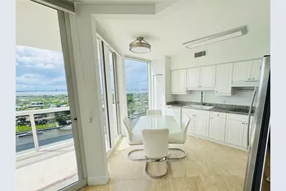 4779 Collins Ave #2106, Miami Beach, FL 33140 - Photo 3