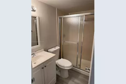 721 N Pine Island Rd #201, Plantation, FL 33324 - Photo 11