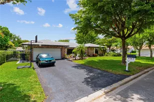 988 NW 110th Ave, Coral Springs, FL 33071 - Photo 3