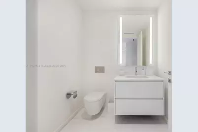 300 Biscayne Blvd Way #5205W, Miami, FL 33131 - Photo 25