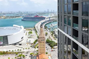 159 NE 6th St, Miami, FL 33132 - Photo 1