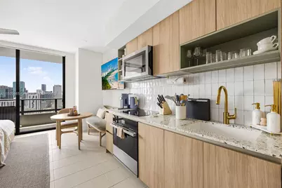159 NE 6th St #3610, Miami, FL 33132 - Photo 3