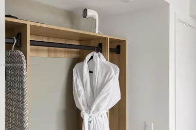 159 NE 6th St #3610, Miami, FL 33132 - Photo 13